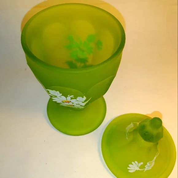 Westmorland floral frosted green glass decanter. - Picture 4 of 5